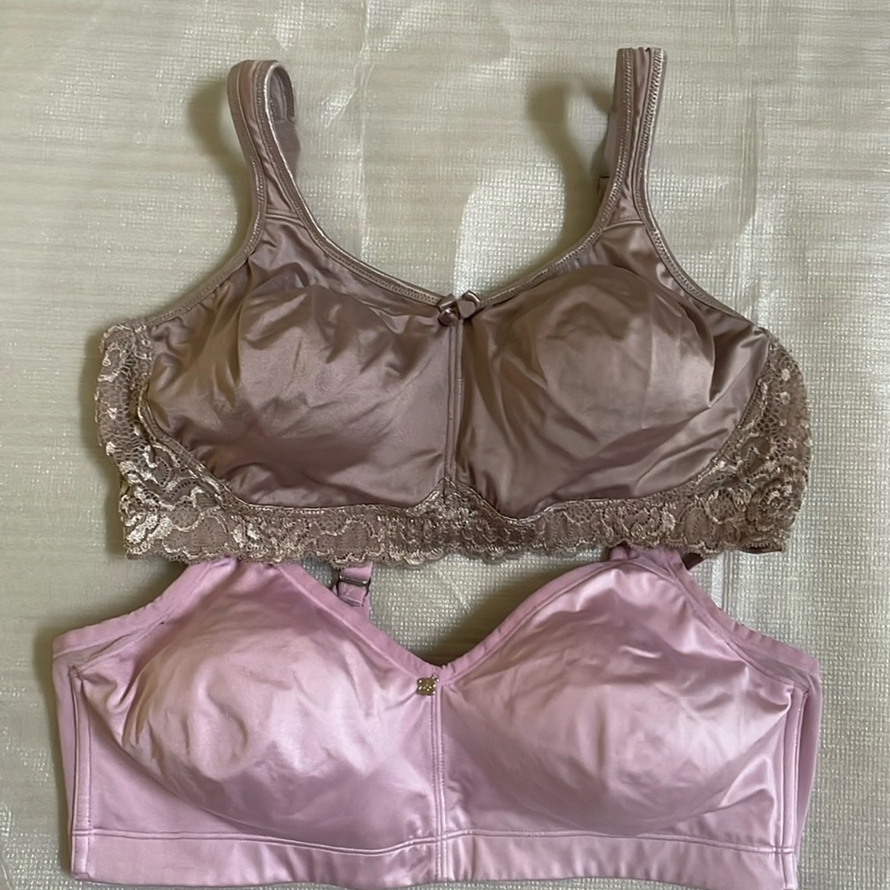 2 NO UNDERWIRE SUPPORTIVE BRAS 38DD